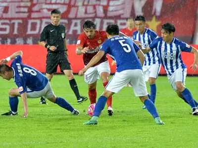 青岛西海岸队 vs 长春亚泰队直播
